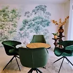 Chaleureux Avec Wifi Et Grand Jardin, Pres De Disneyland - Fr-1-532-22 펜션 Viels-Maisons