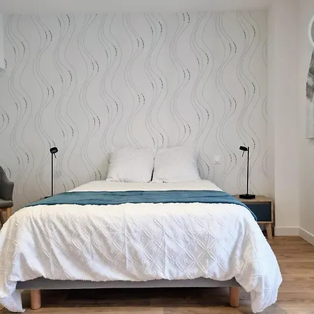 Chaleureux Avec Wifi Et Grand Jardin, Pres De Disneyland - Fr-1-532-22 펜션 Viels-Maisons