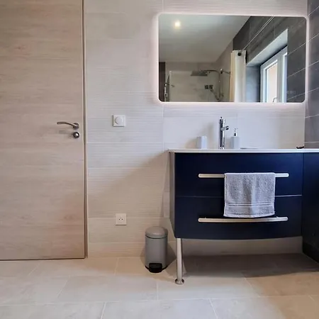 Chaleureux Avec Wifi Et Grand Jardin, Pres De Disneyland - Fr-1-532-22 Nyaraló